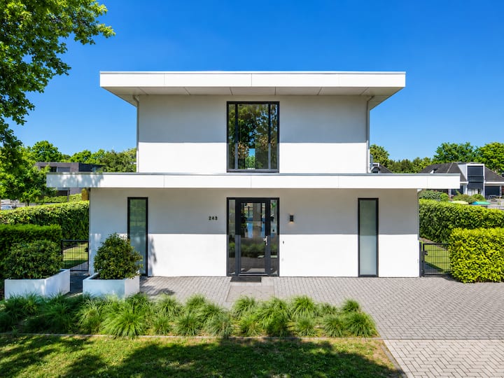 Water Nr. 243 | 10 Pers. Jacuzzi & Sauna - Flevoland