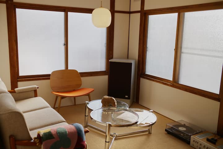 Shoe Cream Inn 東川【広々一棟110 ㎡｜町の中心｜コンビニ、居酒屋、徒歩すぐ】 - 旭川市