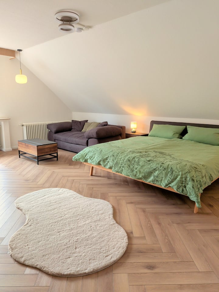 Schlafzimmer 1