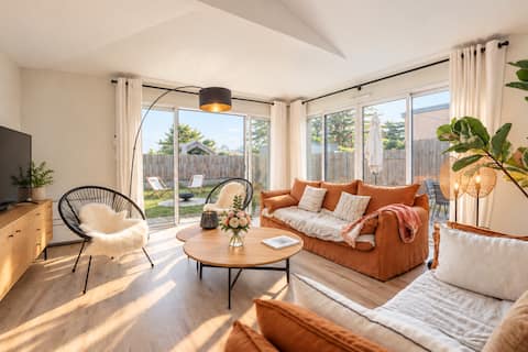 Top performing Airbnb: 4 Private Suites Facing the Beach in Saint Lunaire