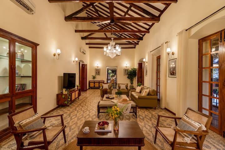 Living room image 7