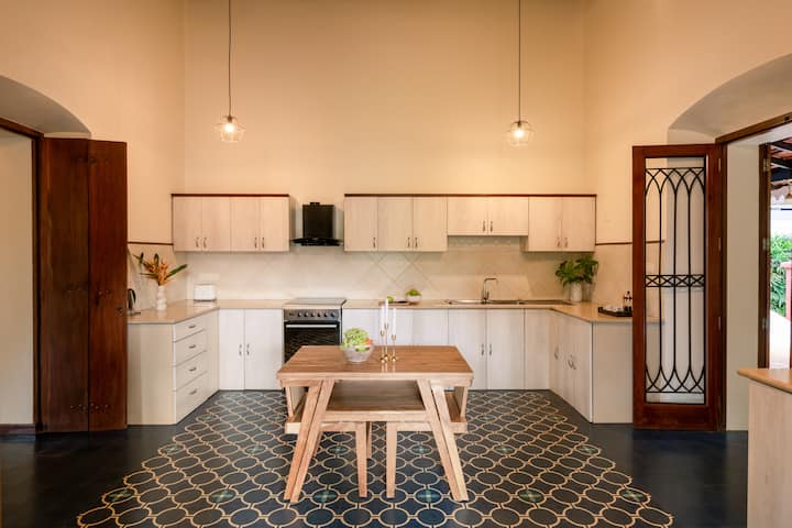 Full kitchen image 3