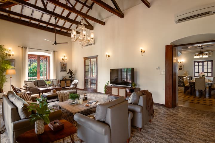 Living room image 3