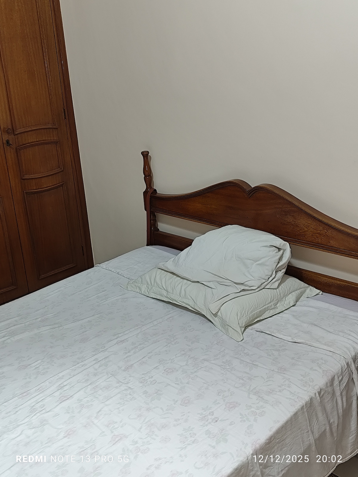 חדר עם מיטה זוגית 1