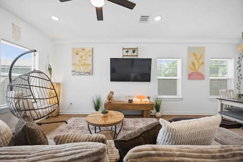 Popular Airbnb listing: Houston’s Tulum Paradise | 20 mins to DTWN in Acres Home