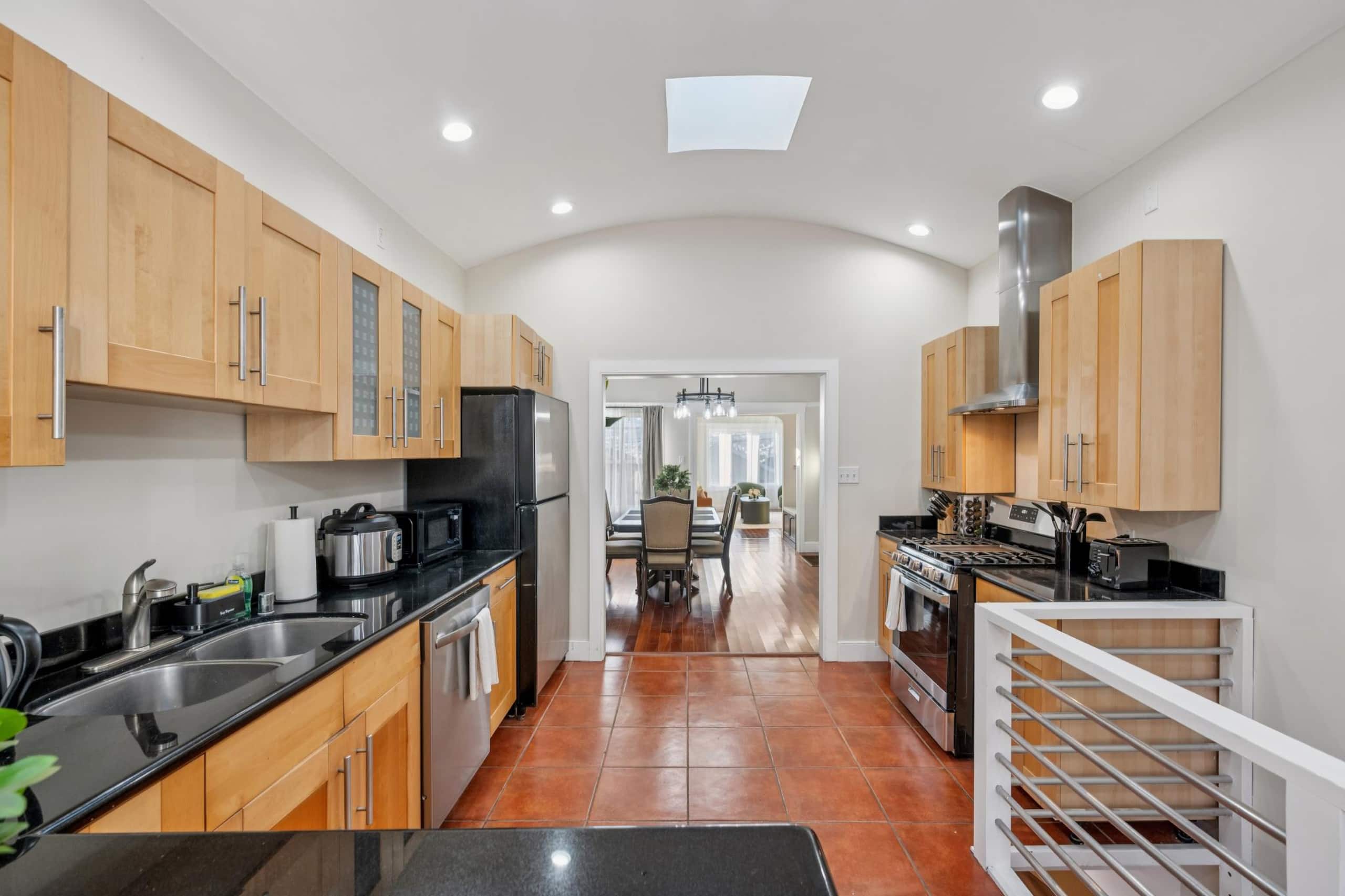 Home in San Francisco · ★5.0 · 2 bedrooms · 2 beds · 1 bath - Image 14
