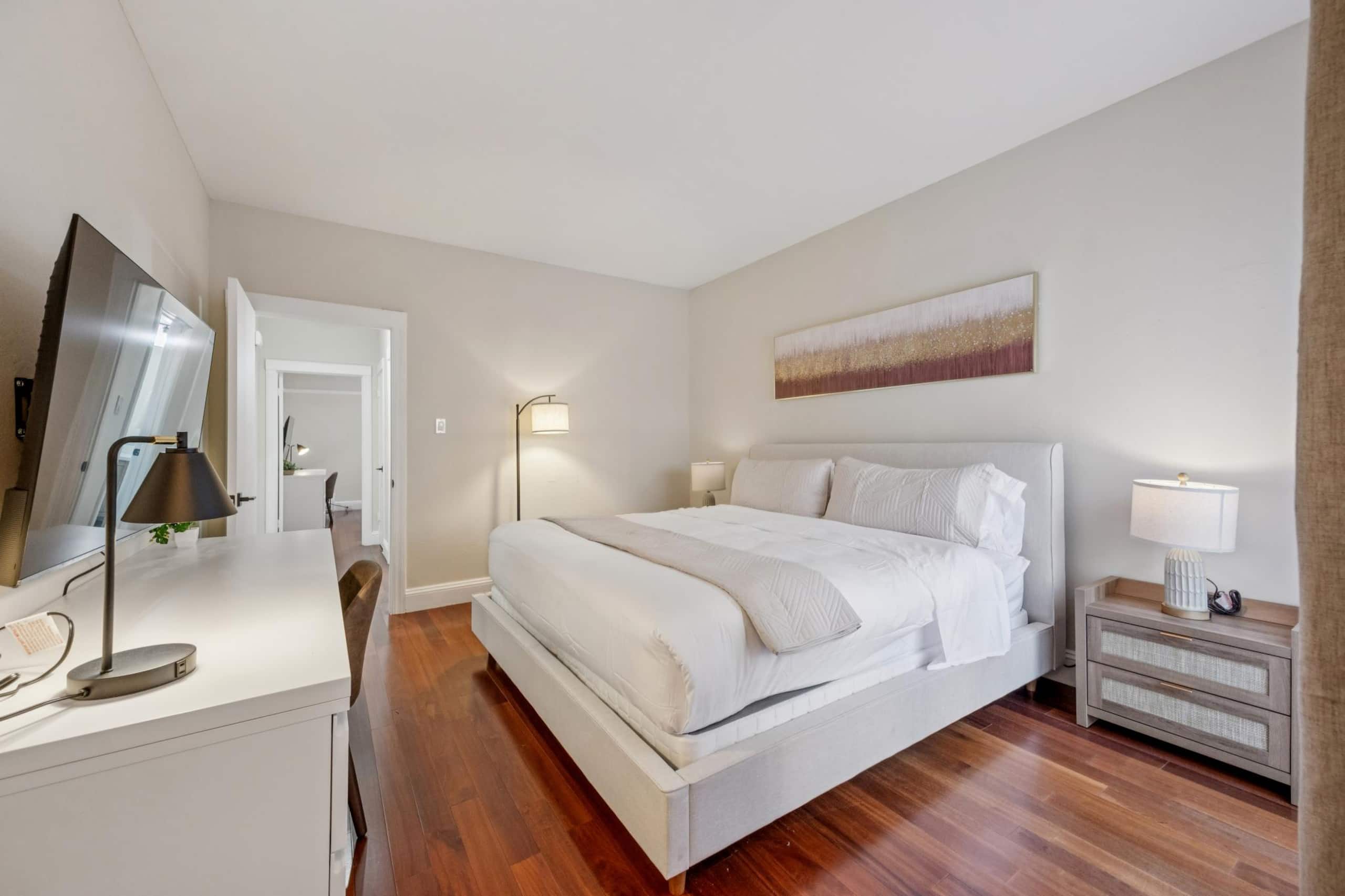 Home in San Francisco · ★5.0 · 2 bedrooms · 2 beds · 1 bath - Image 25