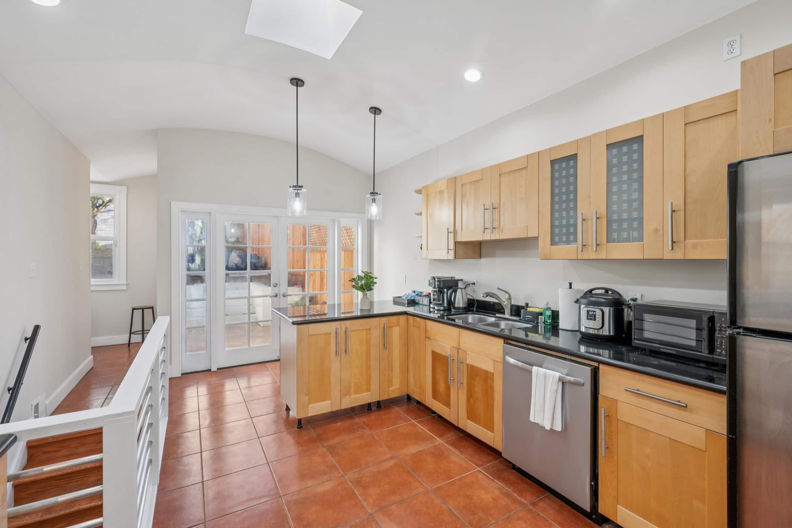 Home in San Francisco · ★5.0 · 2 bedrooms · 2 beds · 1 bath - Image 9