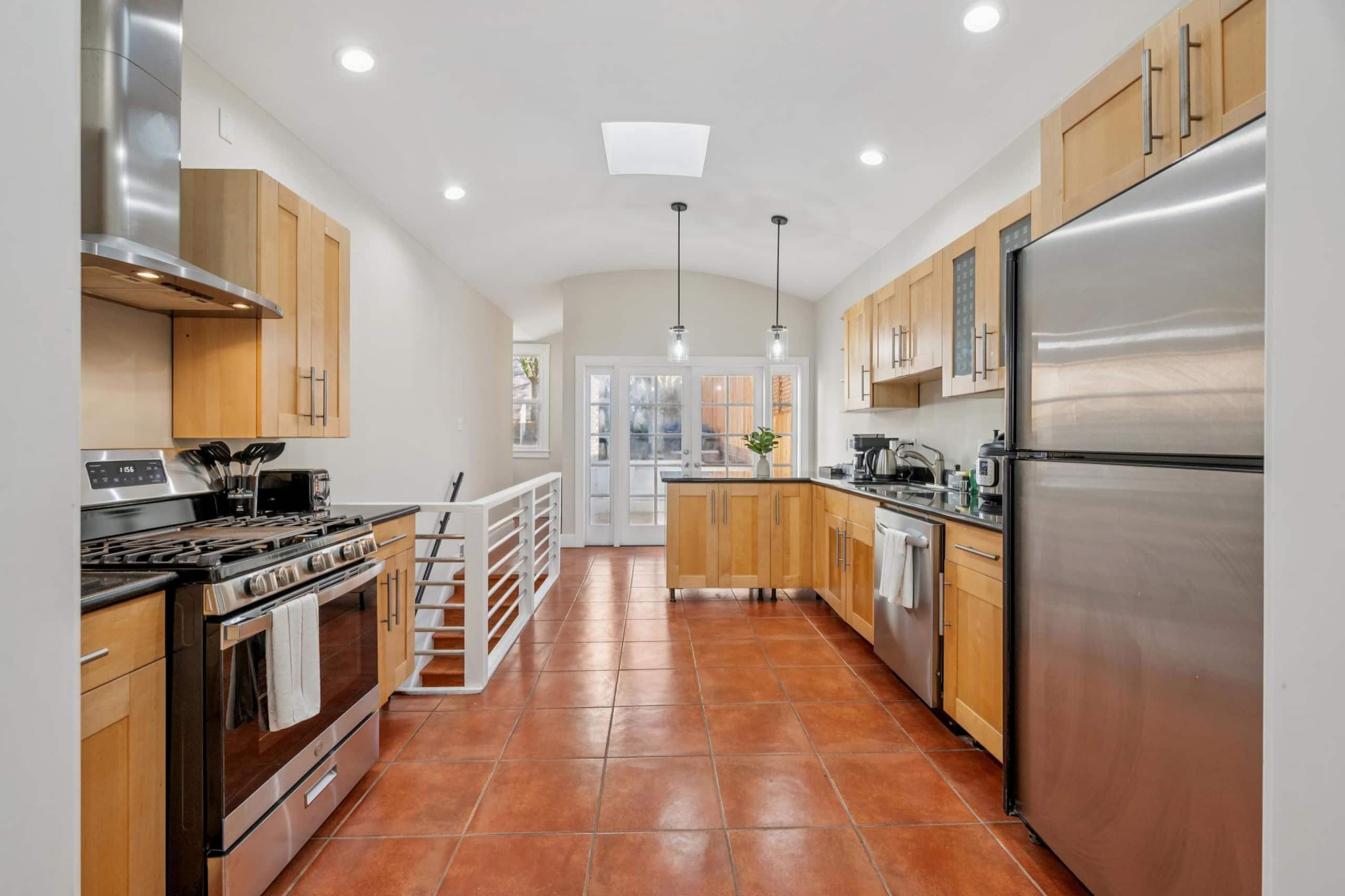 Home in San Francisco · ★5.0 · 2 bedrooms · 2 beds · 1 bath - Image 8