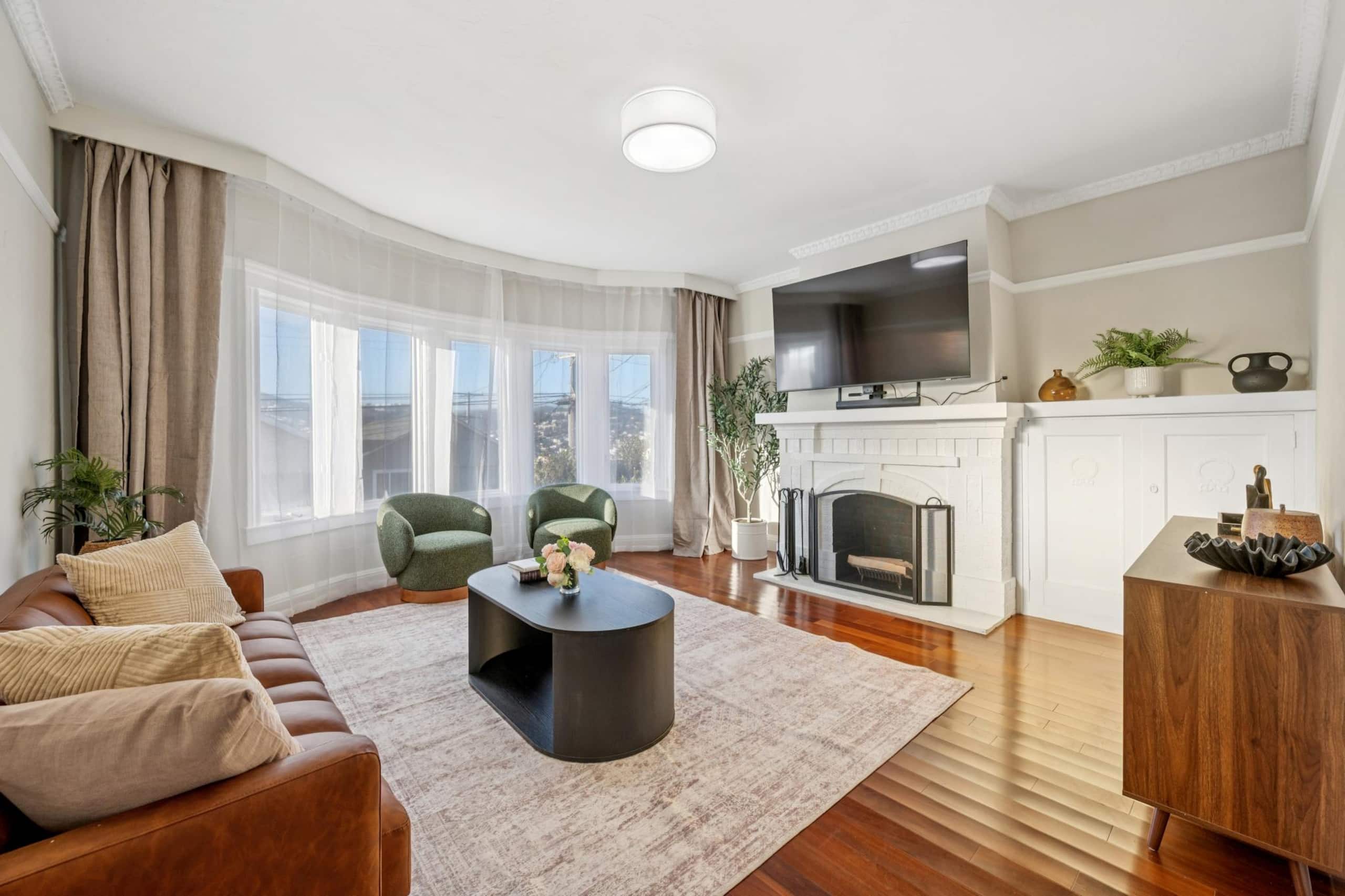 Home in San Francisco · ★5.0 · 2 bedrooms · 2 beds · 1 bath - Image 1