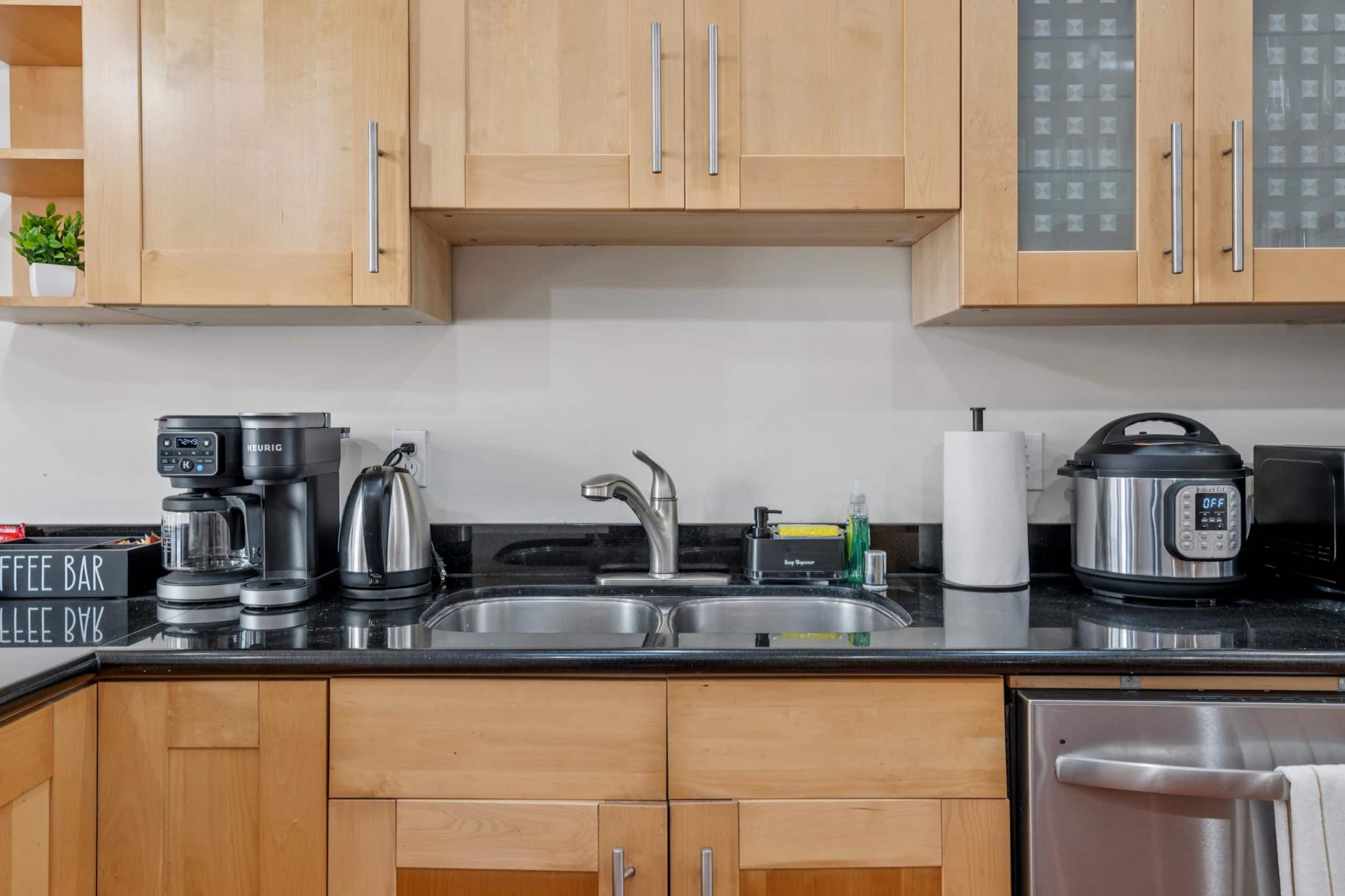 Home in San Francisco · ★5.0 · 2 bedrooms · 2 beds · 1 bath - Image 11