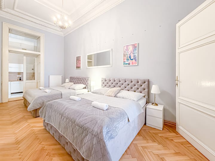Royal Lawyer 3bdr & 2bth Old Town Apartment - Prague
