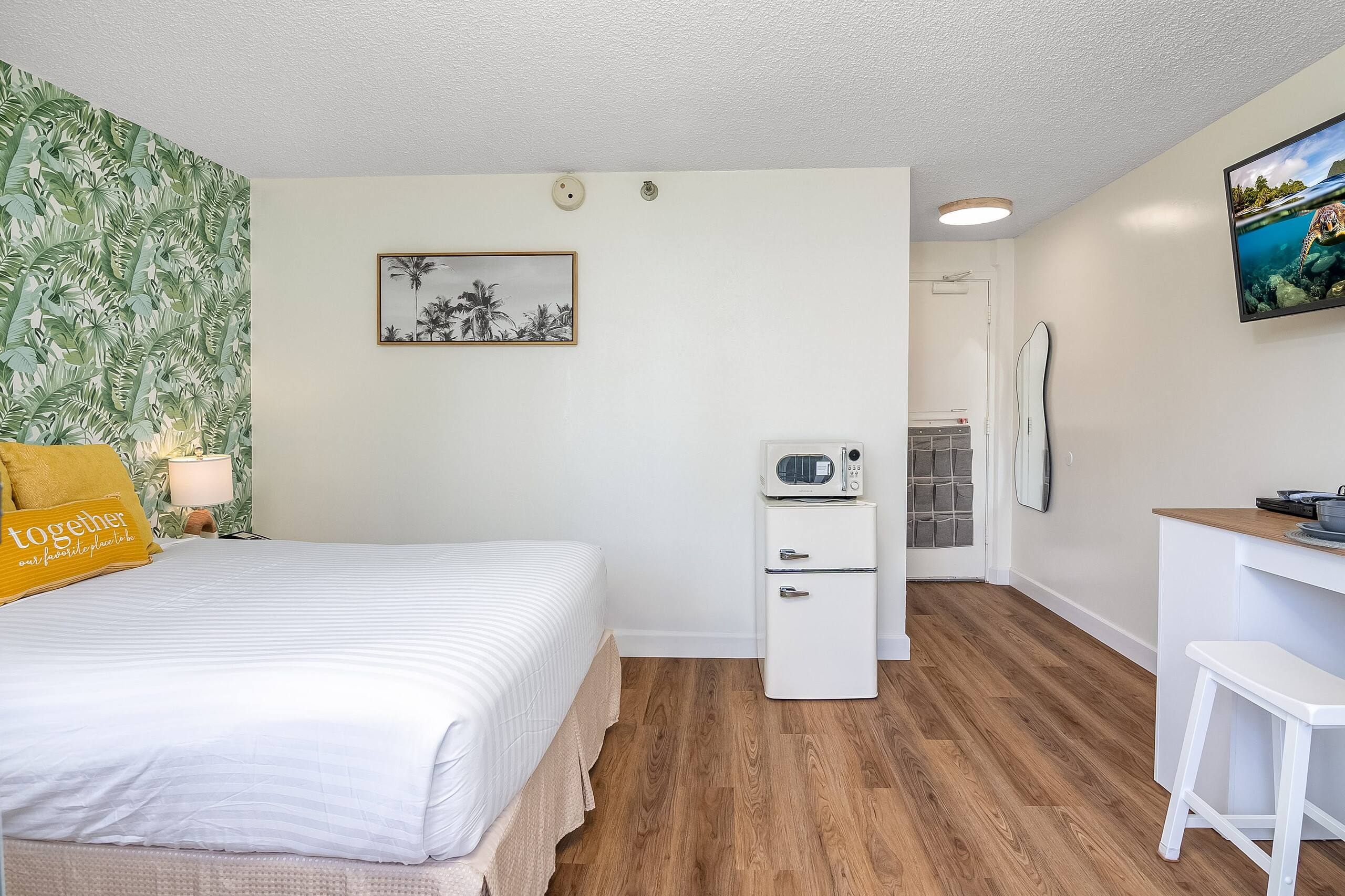 Hotel in Honolulu · ★4.77 · Studio · 1 bed · 1 private bath - Image 51