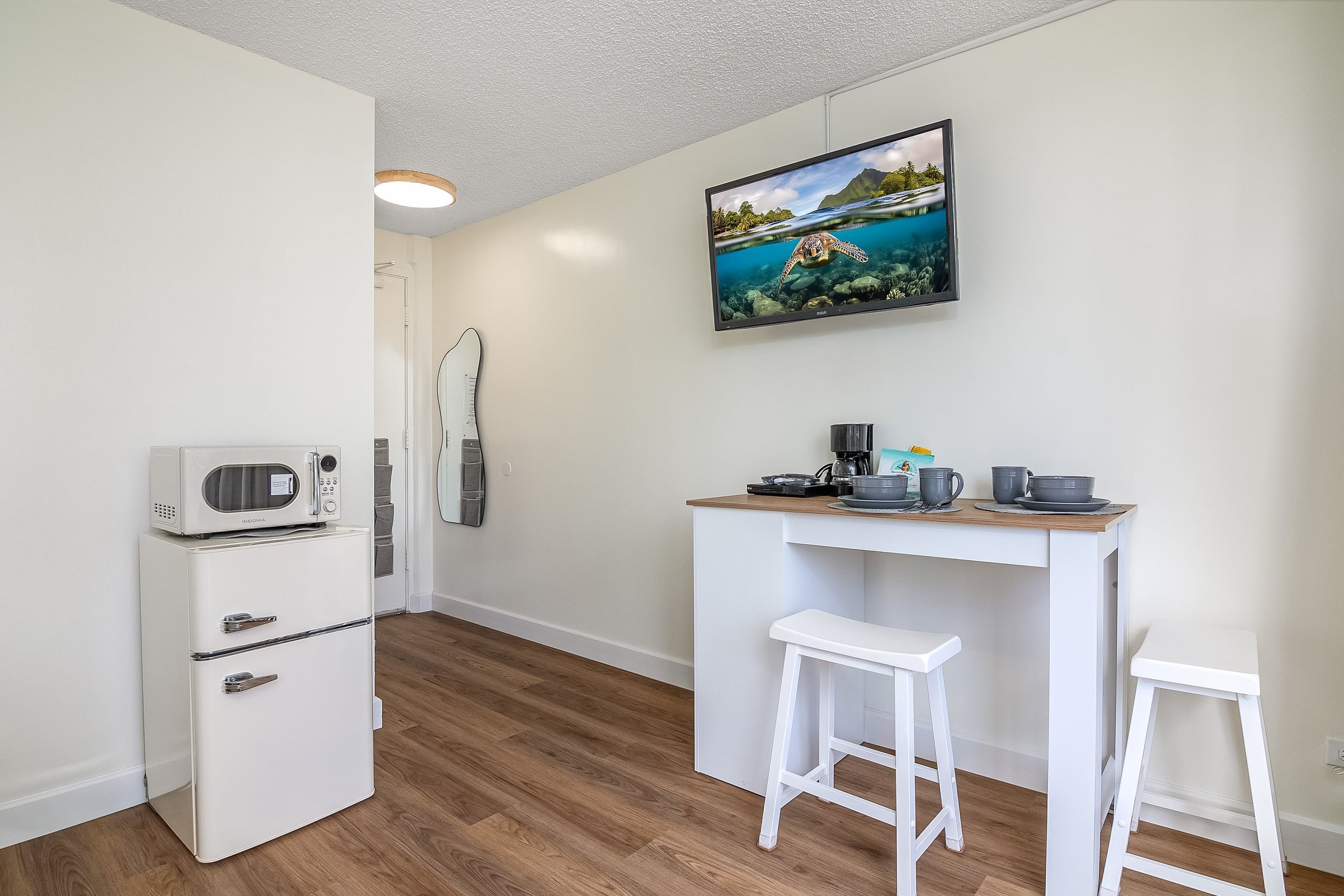 Hotel in Honolulu · ★4.77 · Studio · 1 bed · 1 private bath - Image 6