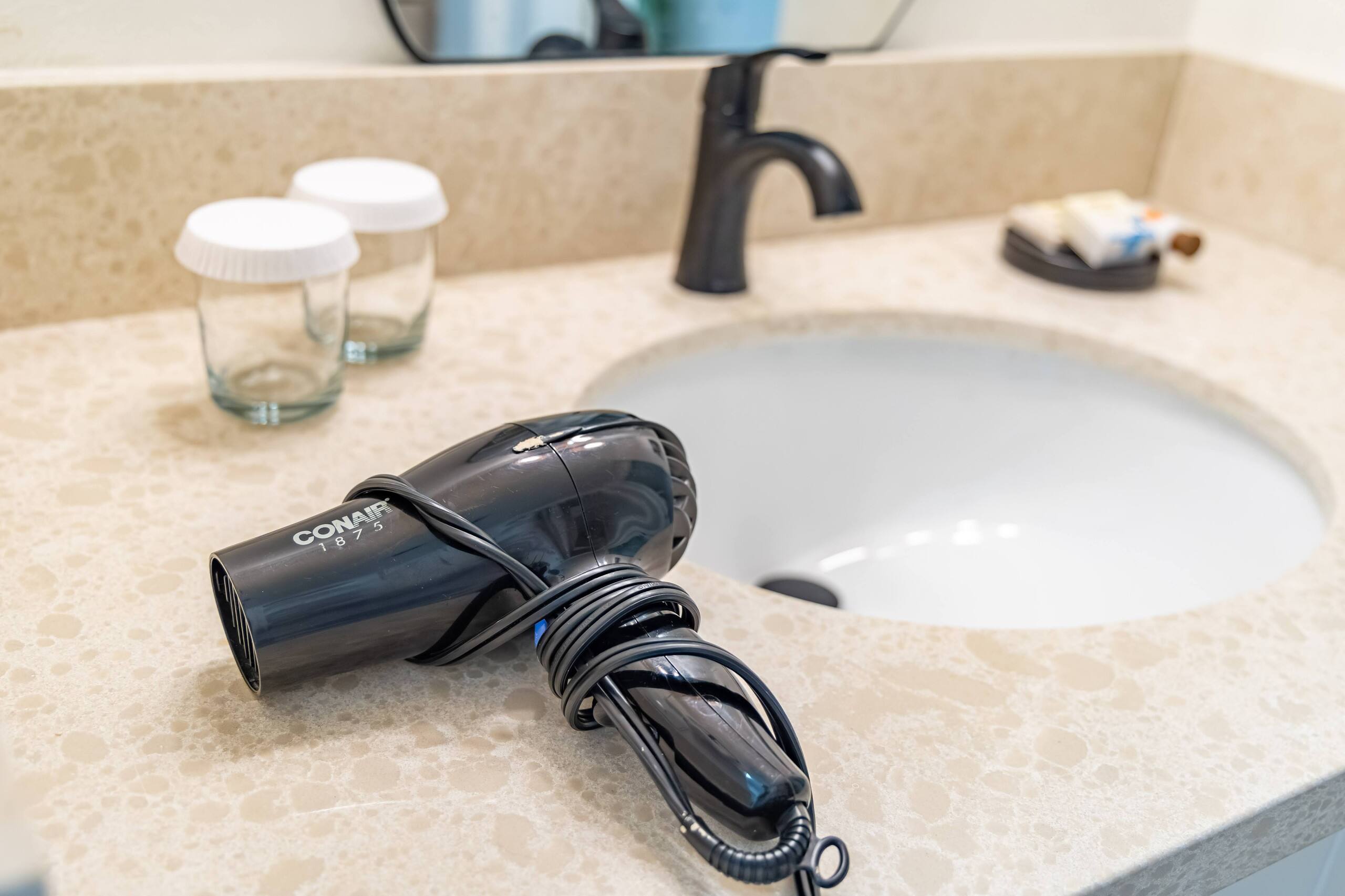 Hotel in Honolulu · ★4.77 · Studio · 1 bed · 1 private bath - Image 12