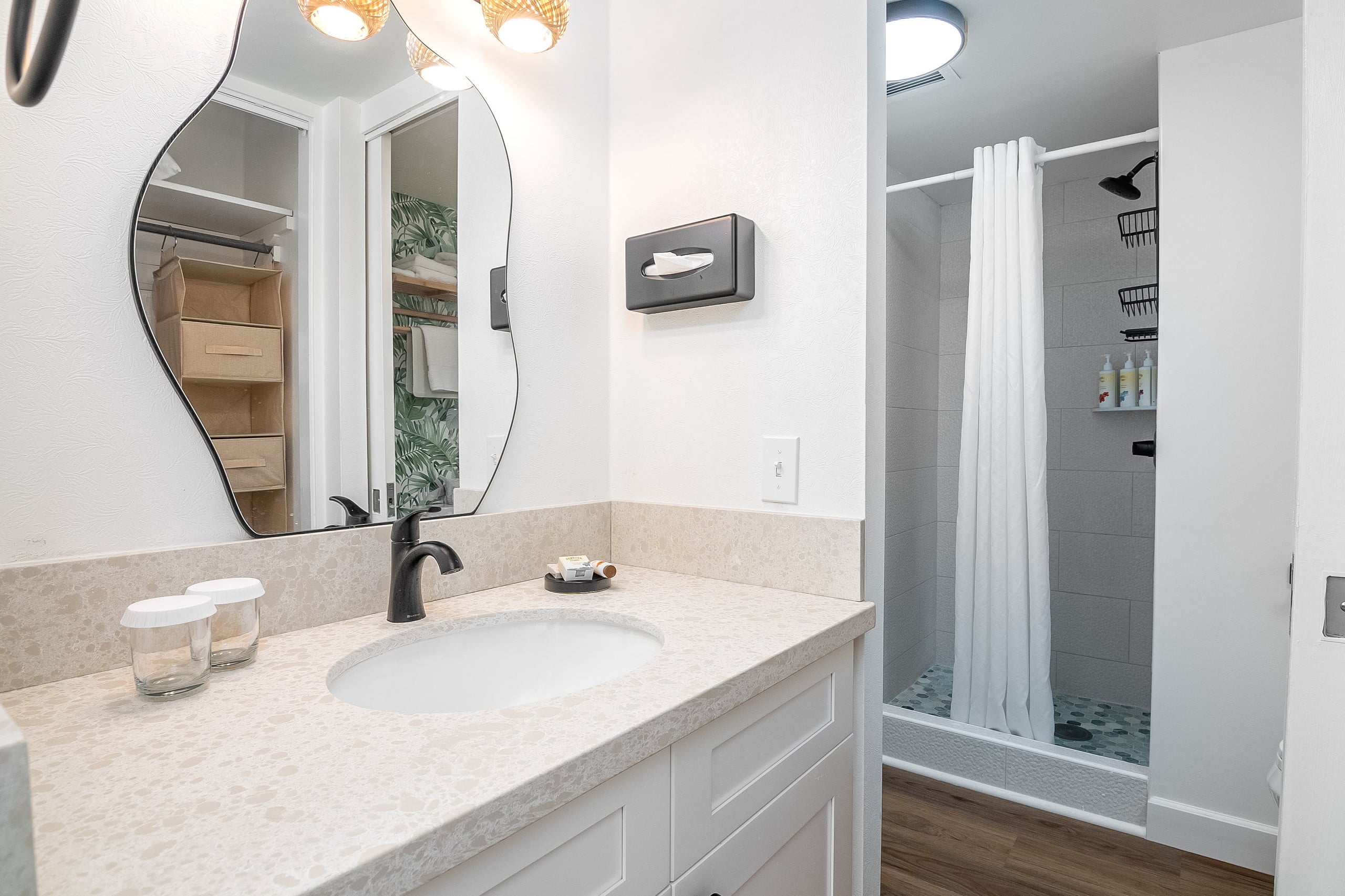 Hotel in Honolulu · ★4.77 · Studio · 1 bed · 1 private bath - Image 7