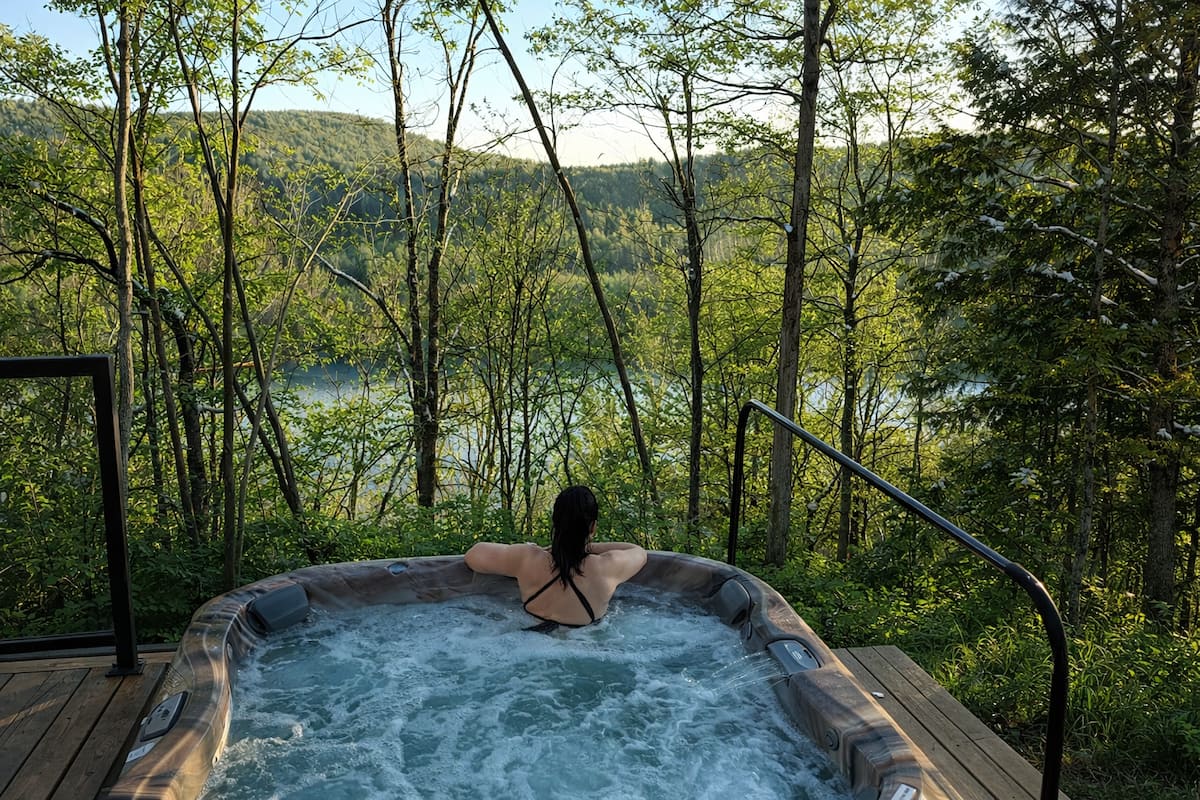 Chalet avec spa complet, Sainte-Adèle