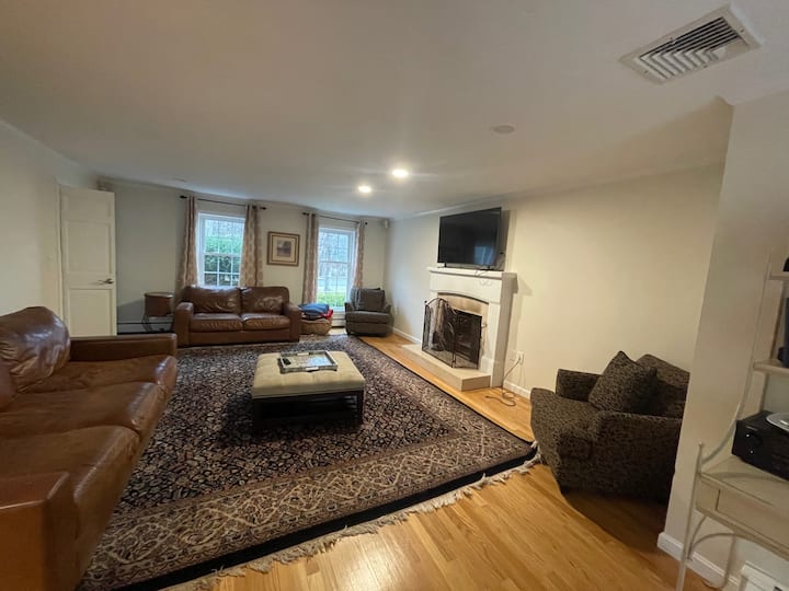 4 Bed Home 10 Minutes To Gilette - Norfolk, MA