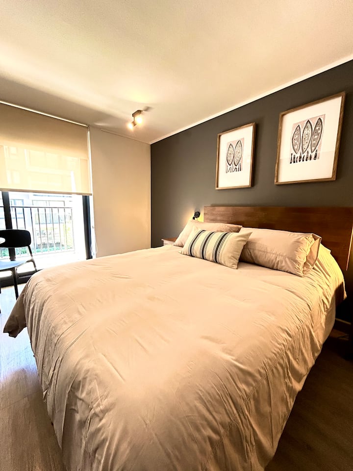 Estudio Moderno Cerca Metro Santa Ana · 3+ Noches - Santiago de Chile