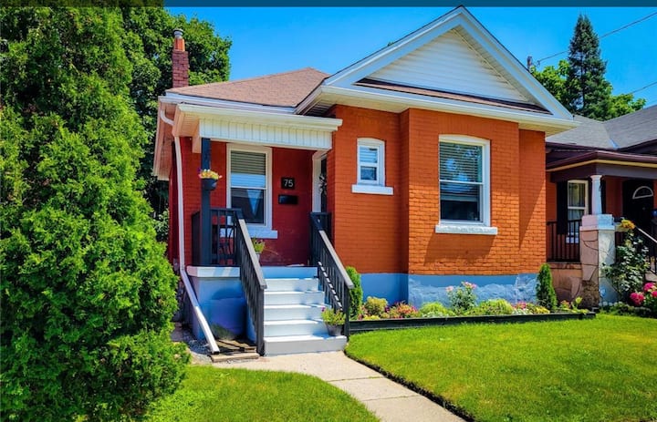 Quiet East Hamilton Home Steps From Gage Park - Hamilton