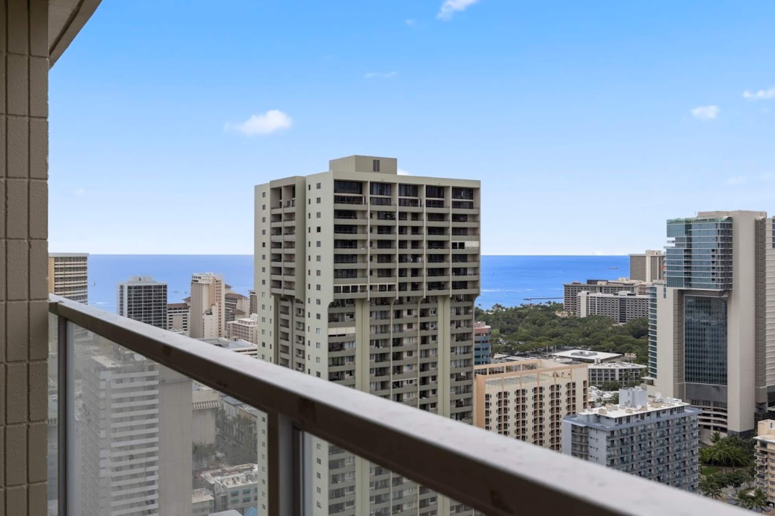 39F-Stunning High-FL Studio w/Ocean & City Views - Image 35