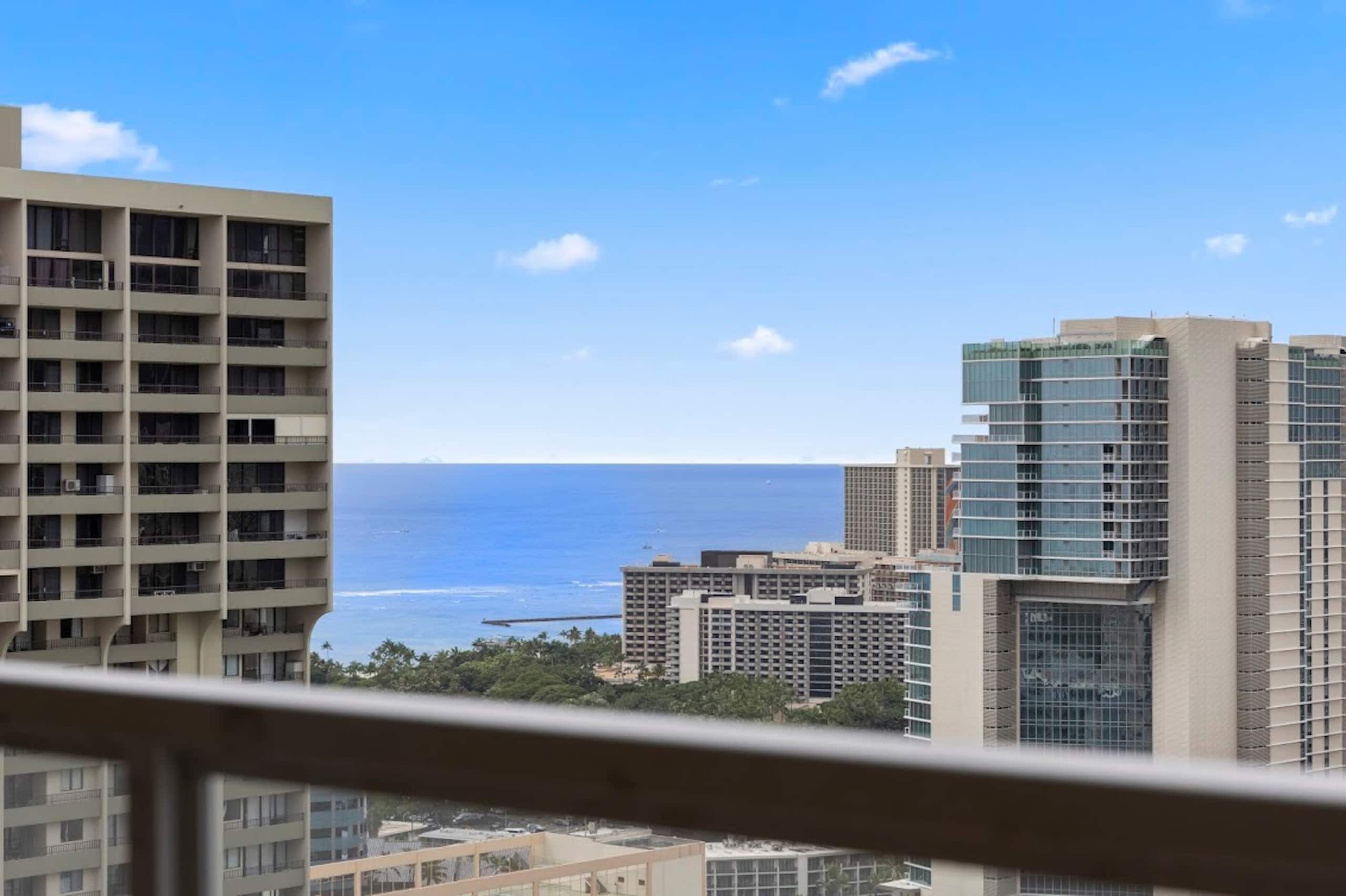 39F-Stunning High-FL Studio w/Ocean & City Views - Image 31