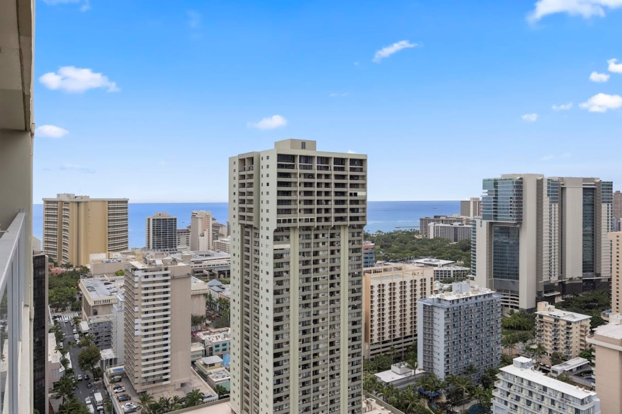 39F-Stunning High-FL Studio w/Ocean & City Views - Image 33