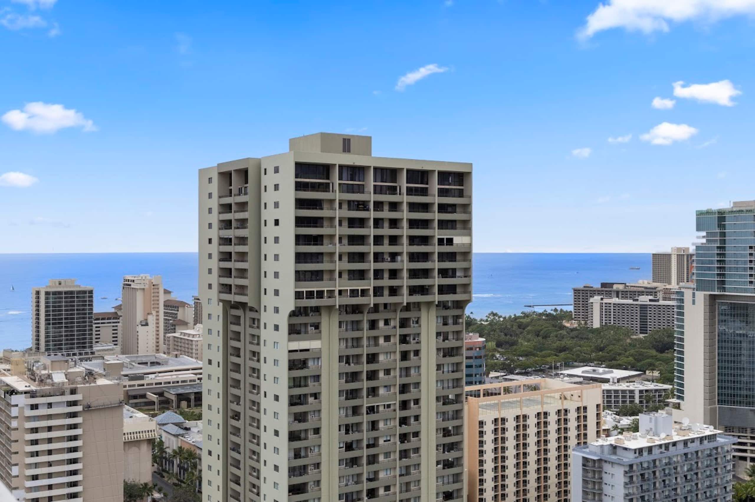 39F-Stunning High-FL Studio w/Ocean & City Views - Image 39