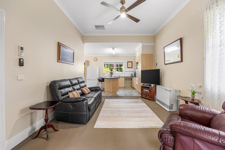 Barry’s Cottage - Ararat
