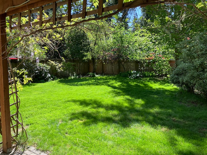 Juanita Lower Level Guest Suite - Kirkland, WA