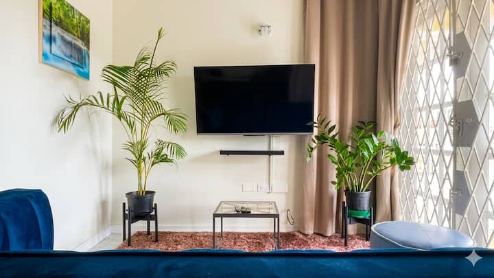 ​Marley Manor Oasis | Sleek 2br • Secure • Wi-fi - Jamaica