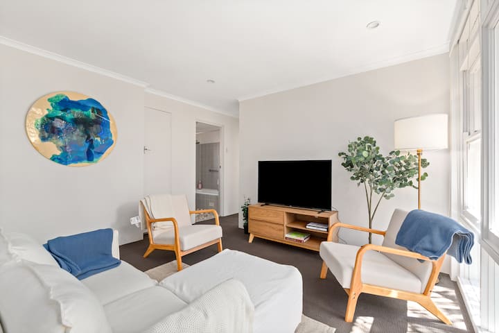 Coastal Walk Apt With Parking - Mosman