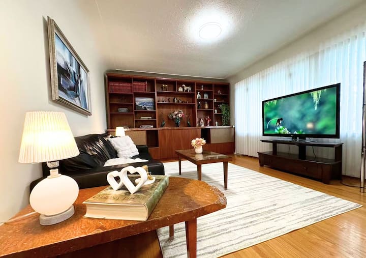Family Friendly 3br Bungalow Near Expo/lrt/dt/hosp - Edmonton, Canada