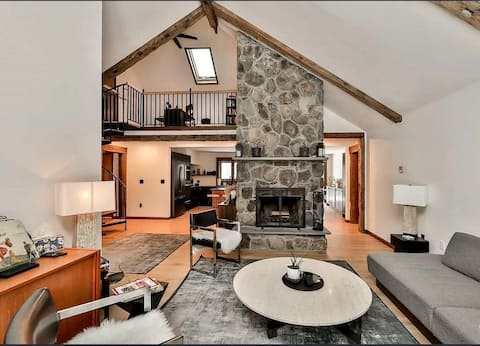 Top performing Airbnb: Modern Forest Retreat with Hot Tub and Sauna in Windham