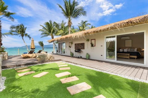 Little Me Beachfront Villa