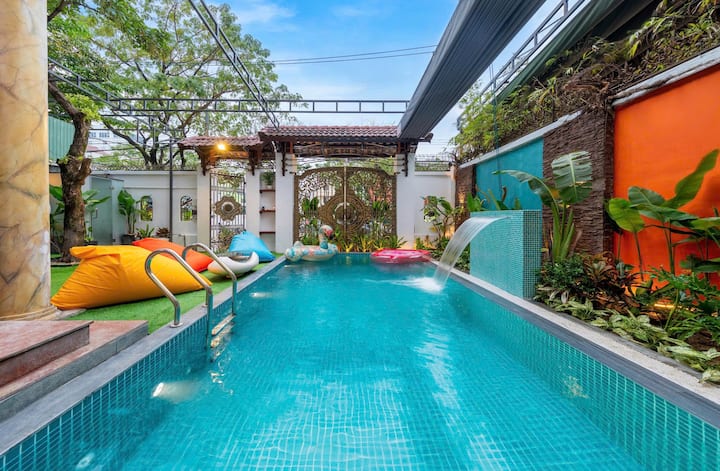 Eight Rooms Villa Near The Beach - Da Nang