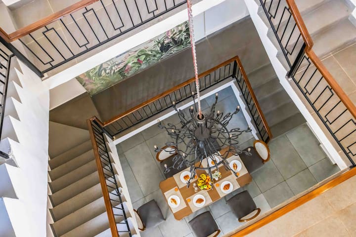 Living room image 6