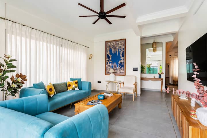 Living room image 8