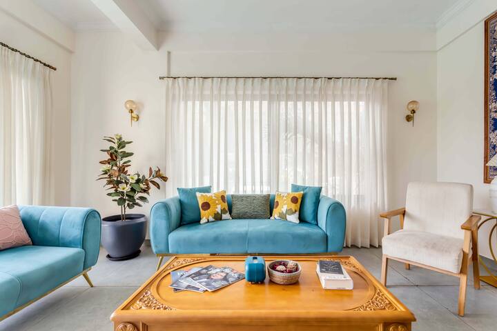 Living room image 7