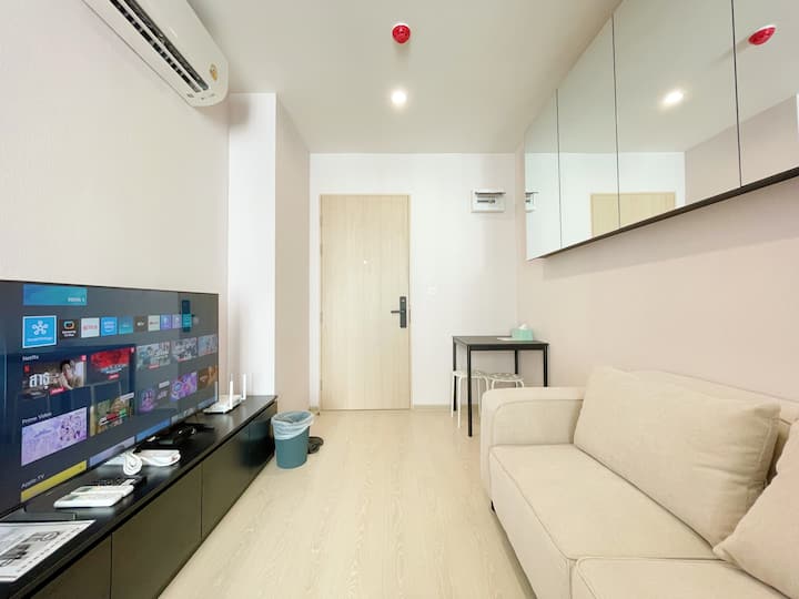 Bts Punnawithi/sukhumvit 64/poolgym/central Bangna - Thailand
