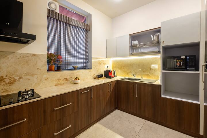 Kitchenette image 2