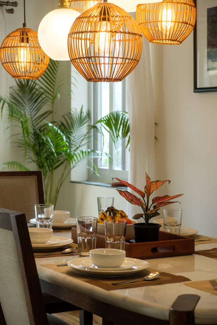 Dining area image 2