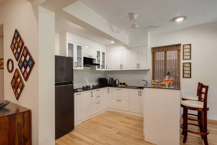 Kitchenette image 3