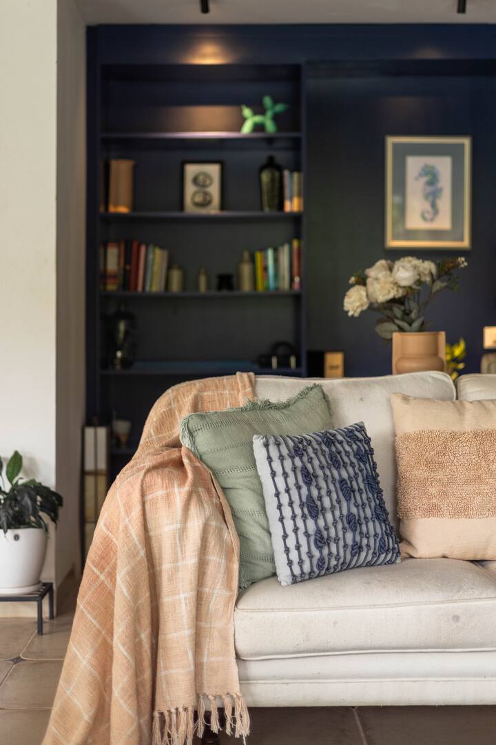 Living room image 11