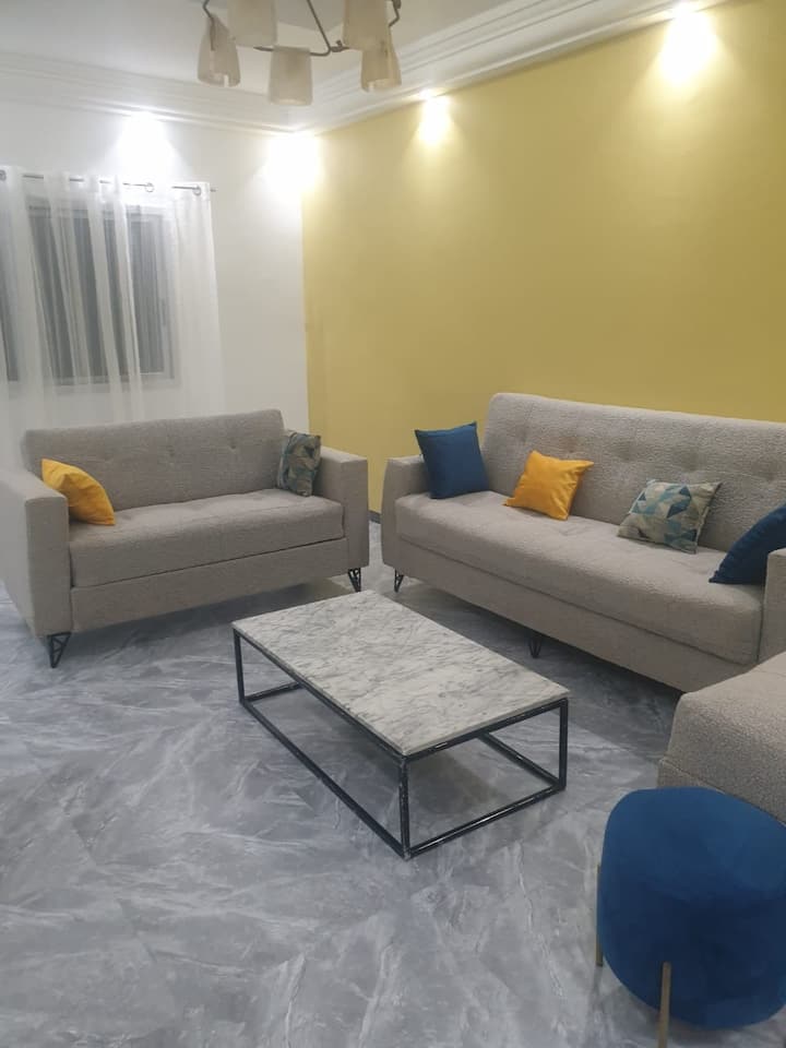 Bel Et Cosy Appartement, Mariste
2 Chambres 2 Lits - Dakar