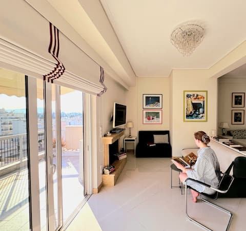 Successful Airbnb property: PANGRATI'suite | AcropolisView Penthouse | 500mbps in ΒΑΤΡΑΧΟΝΗΣΙ