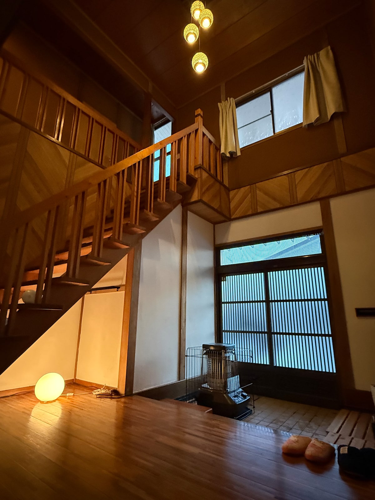 Nozawa Onsen Ski Resort is a 10-minute drive away. Casa Misa, a 2