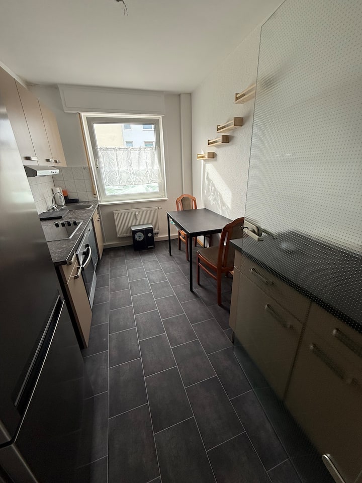 Monteurwohnung Bei Köln - Wlan, Parkplatz, Küche - Leverkusen