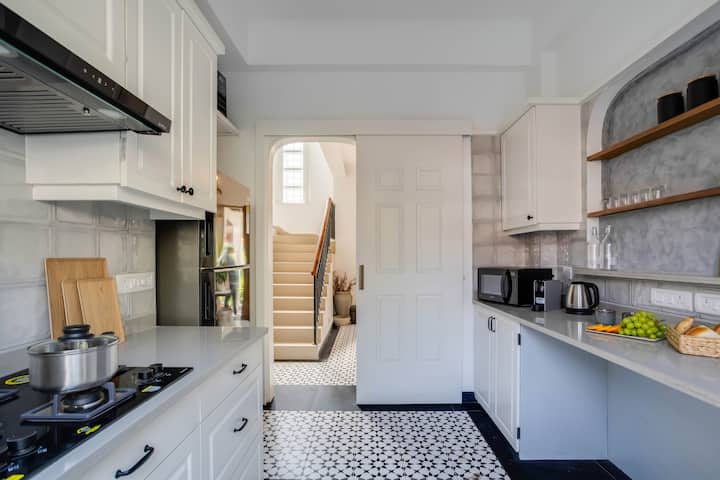 Full kitchen image 4