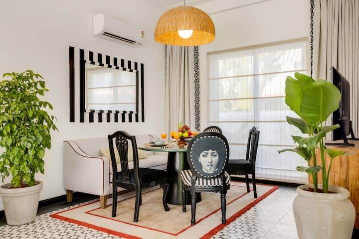Dining area image 3